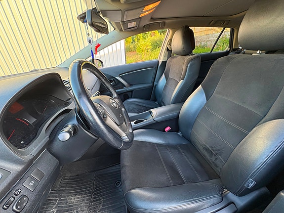 Toyota Avensis 10 of 13