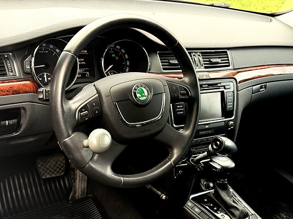 Skoda Superb 8 of 10