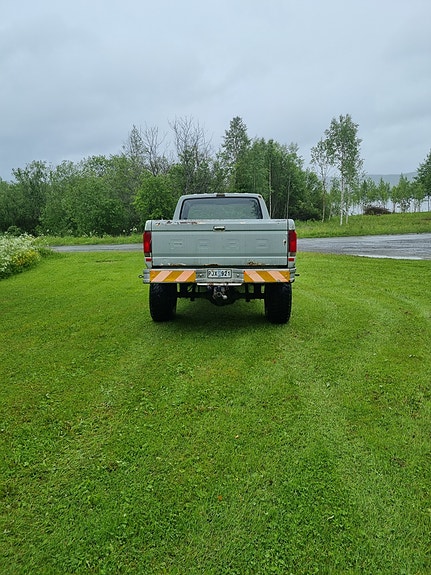 Ford F-350 5 of 8