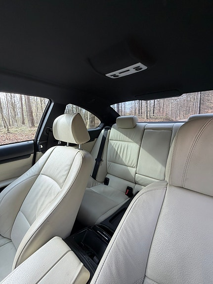 BMW 335d 6 of 8