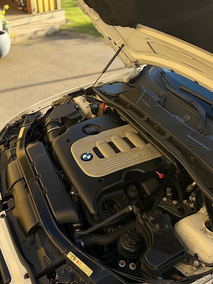 BMW 335d 4 of 8
