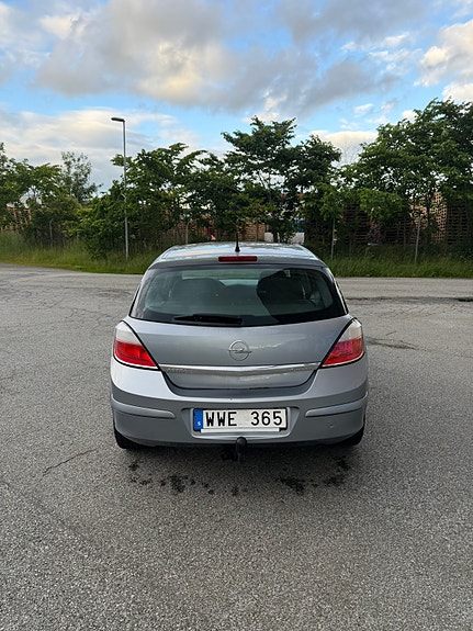 Opel Astra 4 of 7