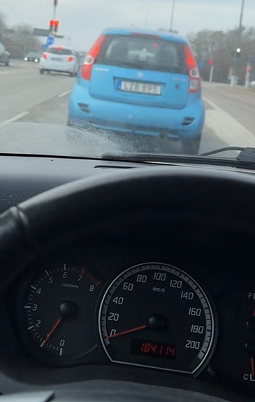 Suzuki Swift 2 of 8