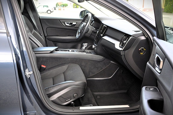 Volvo V60 14 of 21