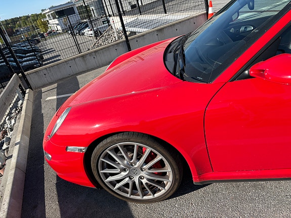 Porsche 911 Carrera 4S 8 of 10