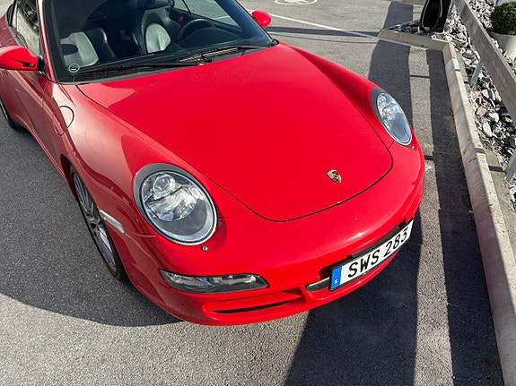 Porsche 911 Carrera 4S 7 of 10