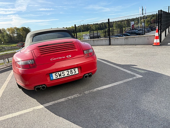 Porsche 911 Carrera 4S 10 of 10
