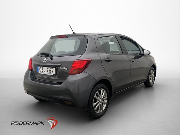 Toyota Yaris 8 of 28