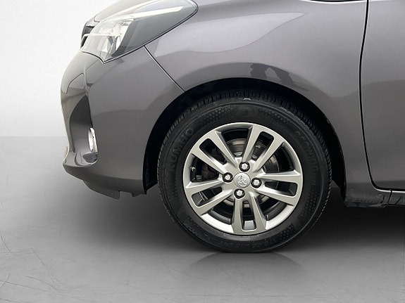 Toyota Yaris 25 of 28