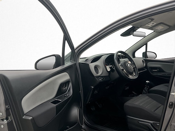 Toyota Yaris 10 of 28