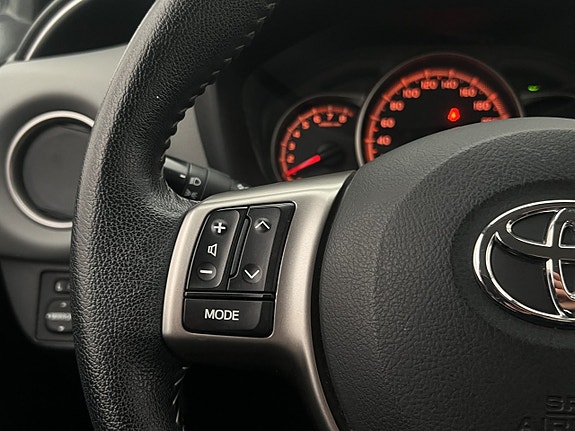 Toyota Yaris 14 of 28