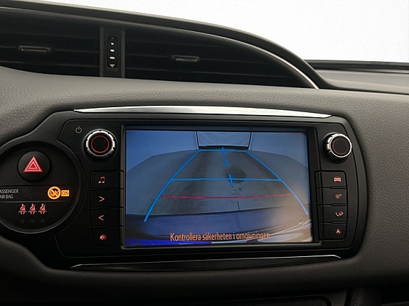 Toyota Yaris 18 of 28