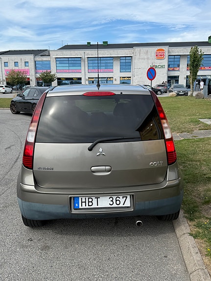 Mitsubishi Colt 3 of 6