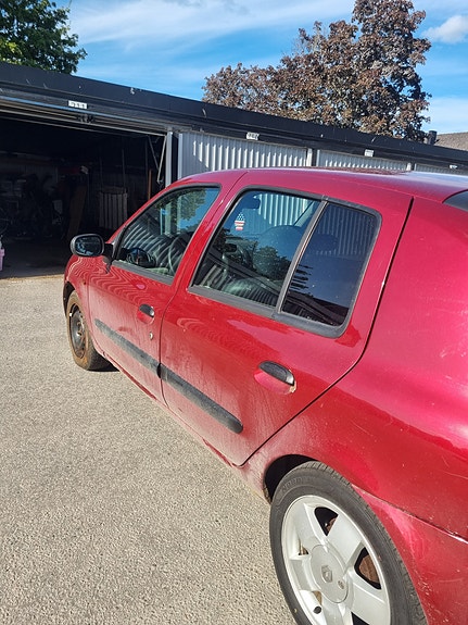Renault Clio 6 of 7