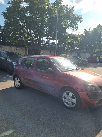 Renault Clio 3 of 7