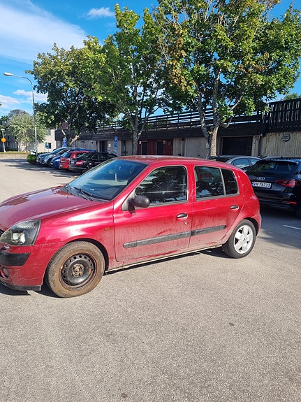 Renault Clio 2 of 7