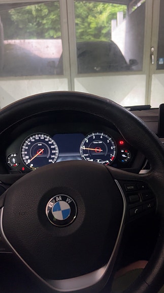BMW 318i 12 of 12