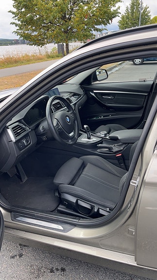 BMW 318i 9 of 12