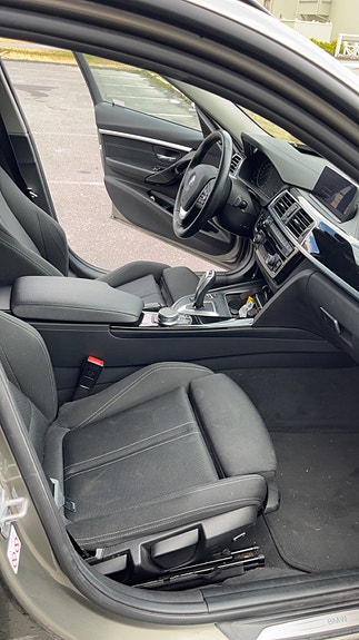 BMW 318i 7 of 12