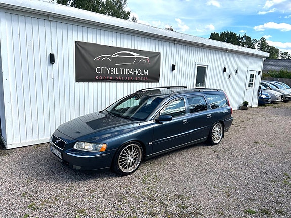 Volvo V70 3 of 10