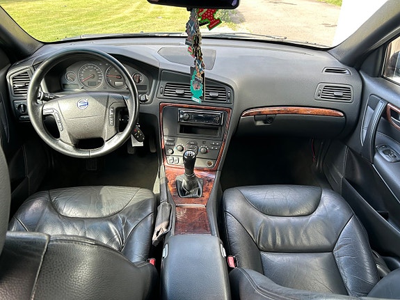 Volvo V70 5 of 10