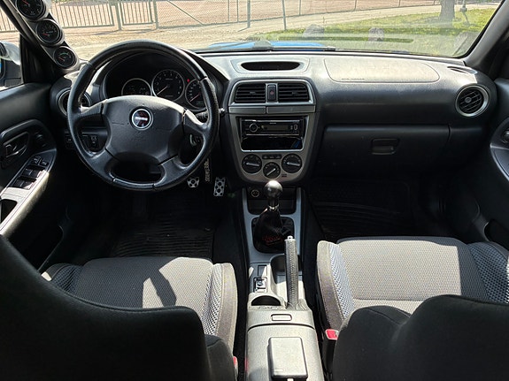 Subaru Impreza 13 of 19