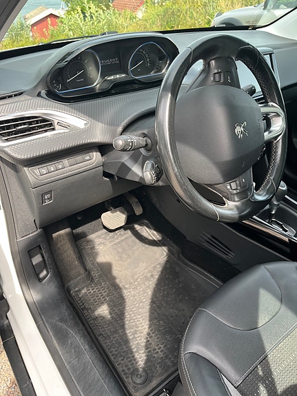 Peugeot 2008 3 of 4