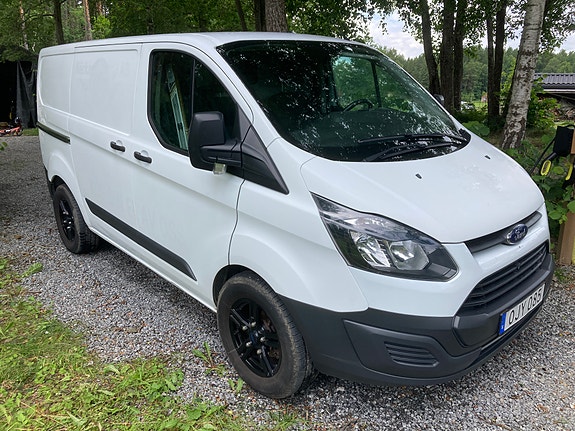 Ford Transit Custom 2 of 6