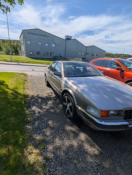 Cadillac Seville 2 of 5