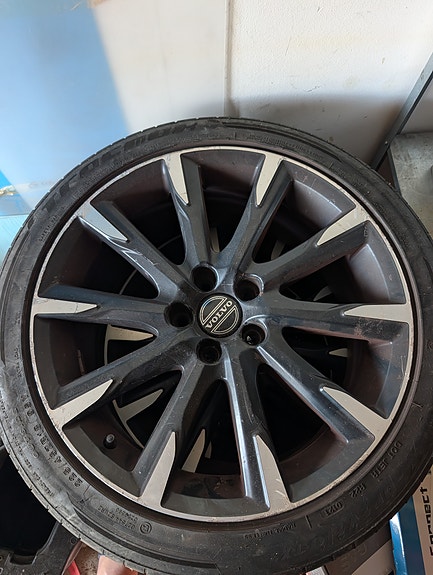 Volvo V70 3 of 3