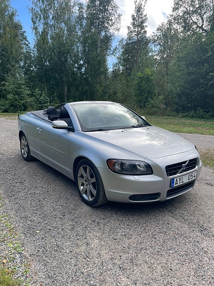 Volvo C70 2 of 12