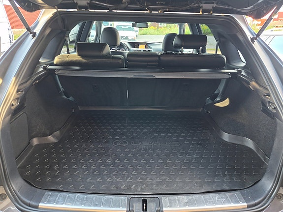 Lexus RX450h 15 of 15