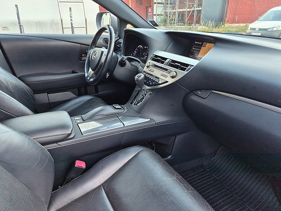 Lexus RX450h 9 of 15