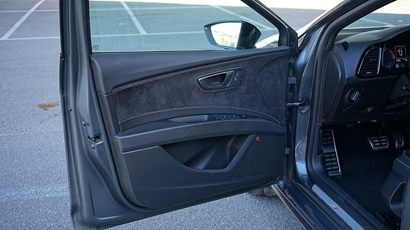 Seat Leon 10 of 25