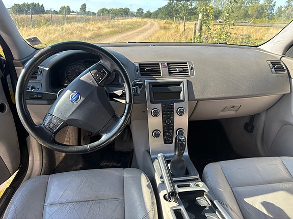 Volvo V50 6 of 7