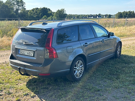 Volvo V50 2 of 7