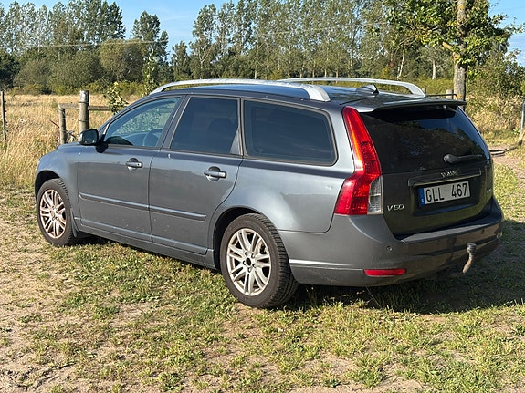 Volvo V50 3 of 7