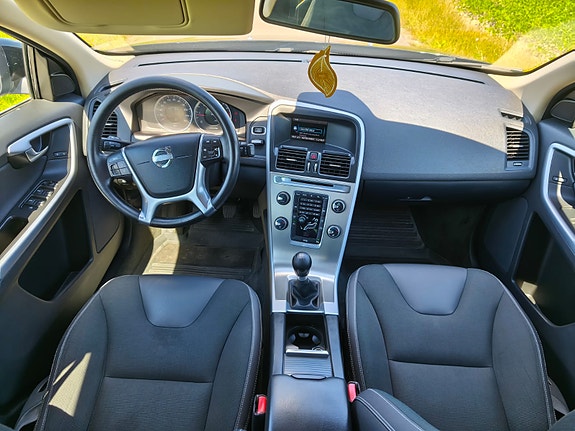 Volvo XC60 5 of 7