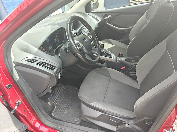 Ford Focus 2 of 8