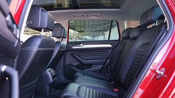 Volkswagen Passat Alltrack 15 of 21