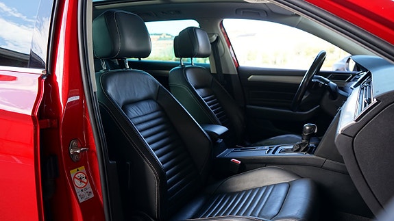 Volkswagen Passat Alltrack 13 of 21