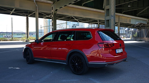 Volkswagen Passat Alltrack 6 of 21