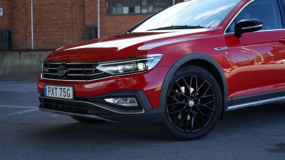 Volkswagen Passat Alltrack 2 of 21