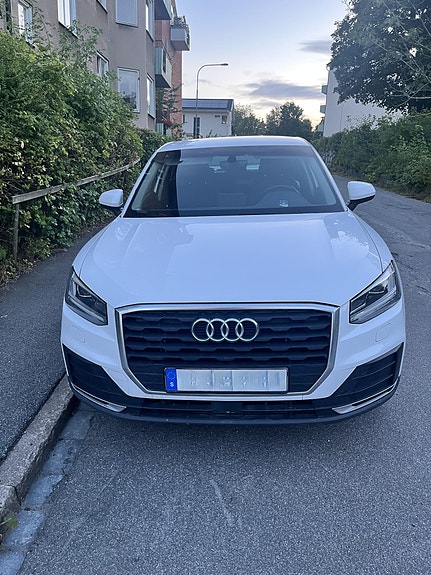 Audi Q2 2 of 8
