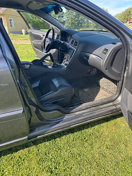 Volvo V70 12 of 12