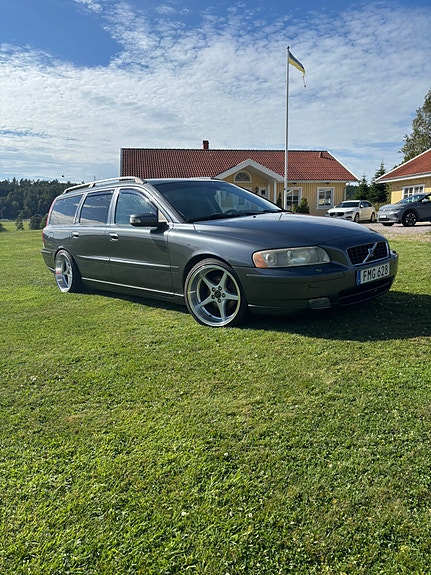 Volvo V70 7 of 12