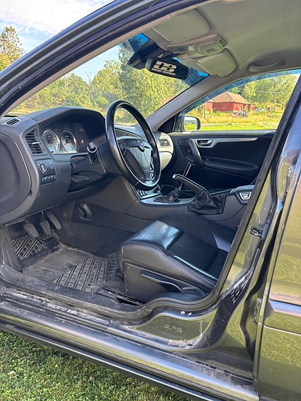 Volvo V70 11 of 12