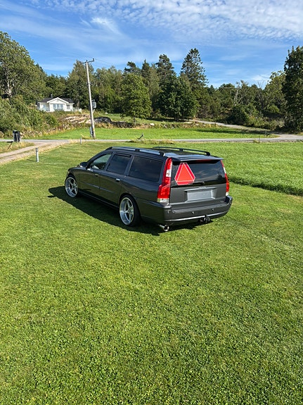 Volvo V70 3 of 12