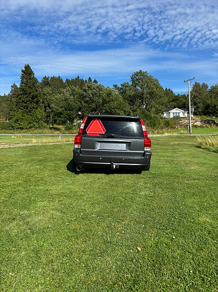 Volvo V70 2 of 12