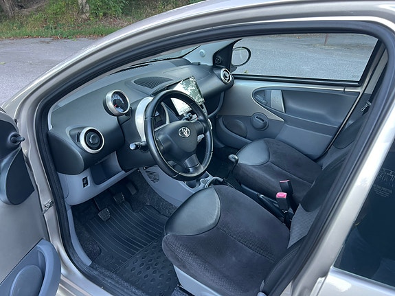 Toyota Aygo 9 of 16